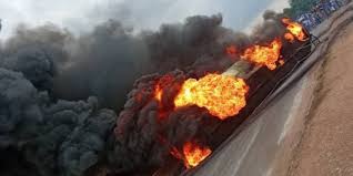 Massive gridlock as tanker catches fire in Lagos.