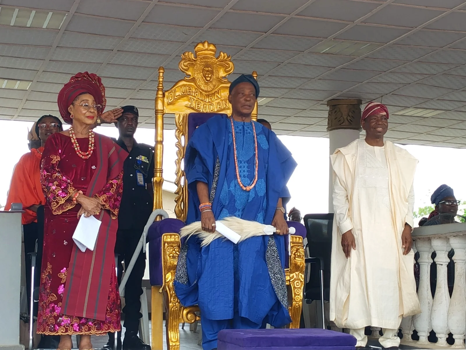 Olubadan unveils Ibadan community guard.