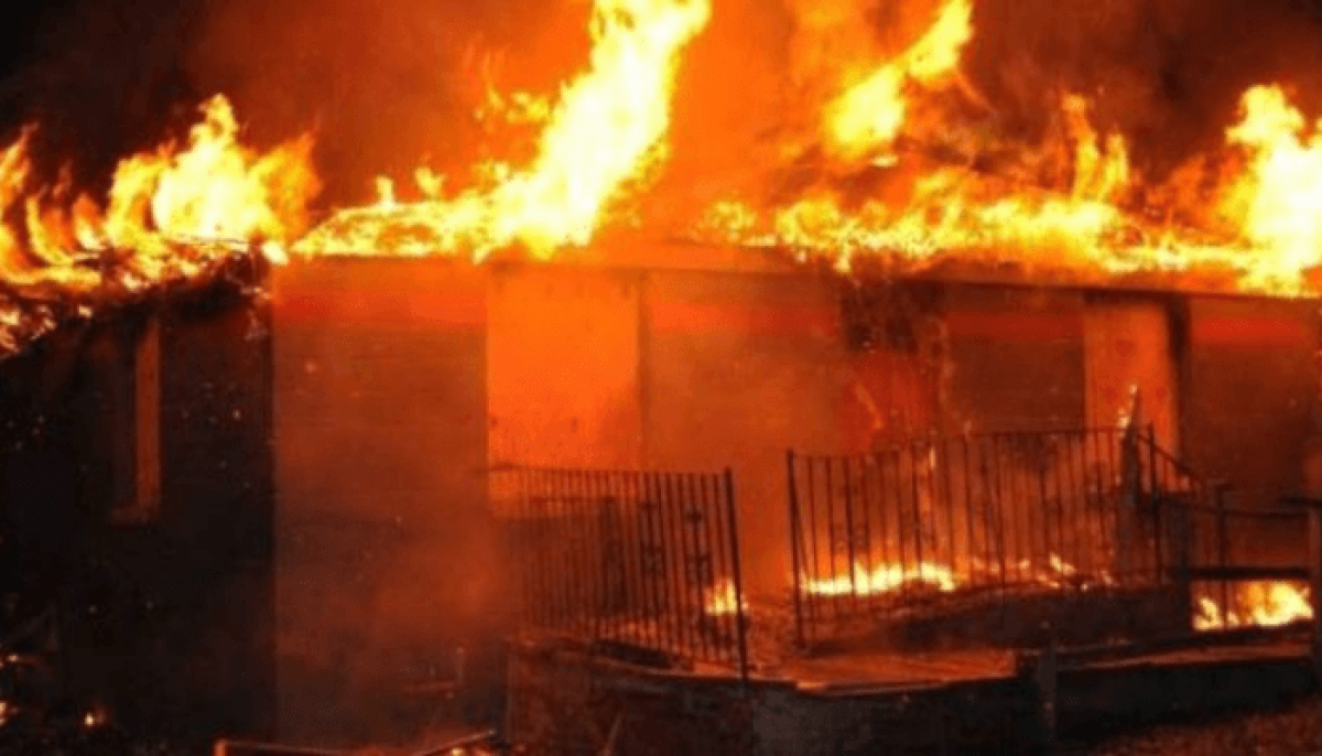 Fire razes aluminum company, residential building in Oyo.
