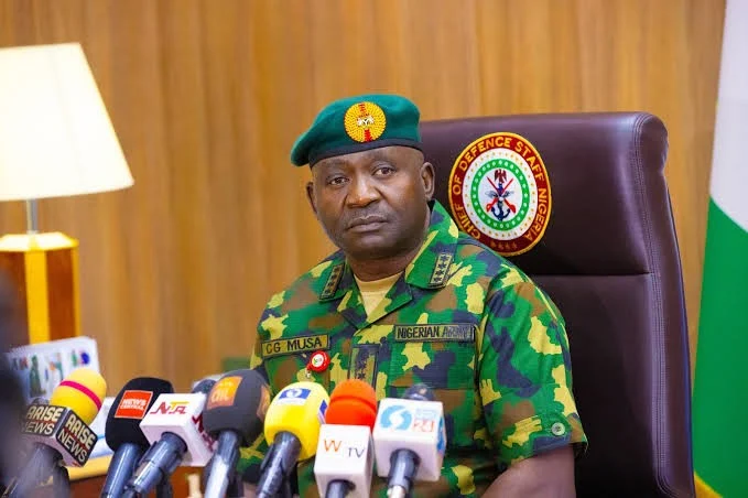 FG to let journalists join troops during military operations.