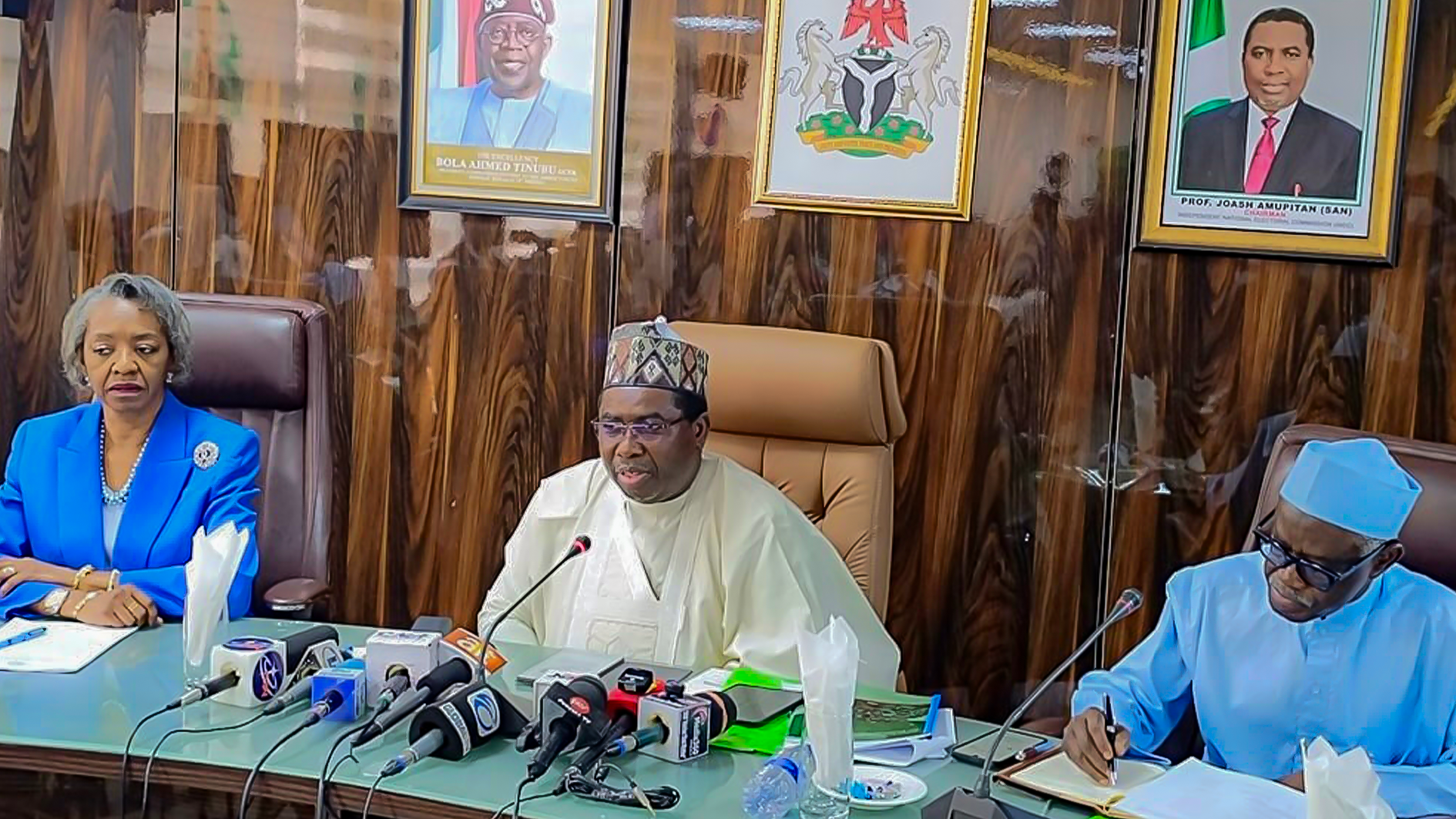 MCE Begins Talks With Opposition Parties Ahead of 2027 Elections