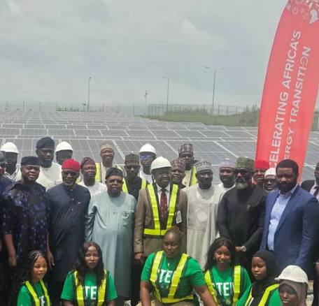 FG Commissions 3MW Solar Hybrid Plant at Yakubu Gowon University